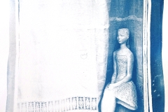 Finestra con statuetta 